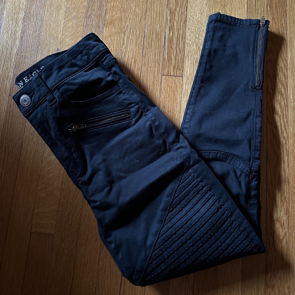American Eagle Outfitters High Rise Jeggings in Black Utility, Size 2